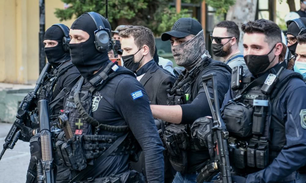 Γλυκά Νερά: Η πρώτη νύχτα του 32χρονου στα κρατητήρια